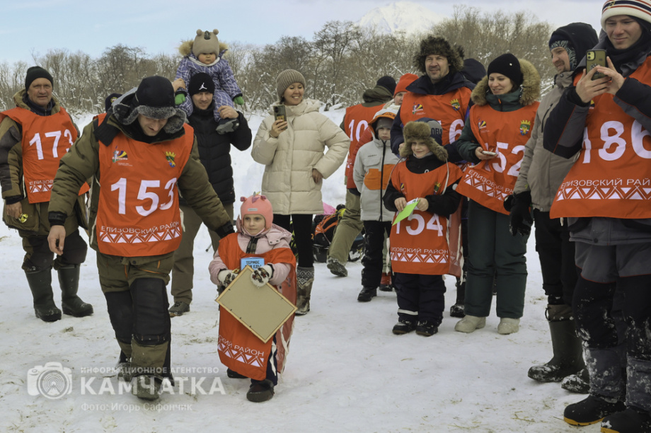 «Зубарь — 2026» в Елизово: меньше рыбы, больше азарта! (фоторепортаж). На фото Анна, призёр зимнего фестиваля «Зубарь-2026». Фотография 86