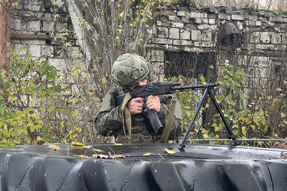 Стальная воля штурмовиков ломает оборону противника. Фото: Егор Пауков/Боевая Вахта. Фотография 2