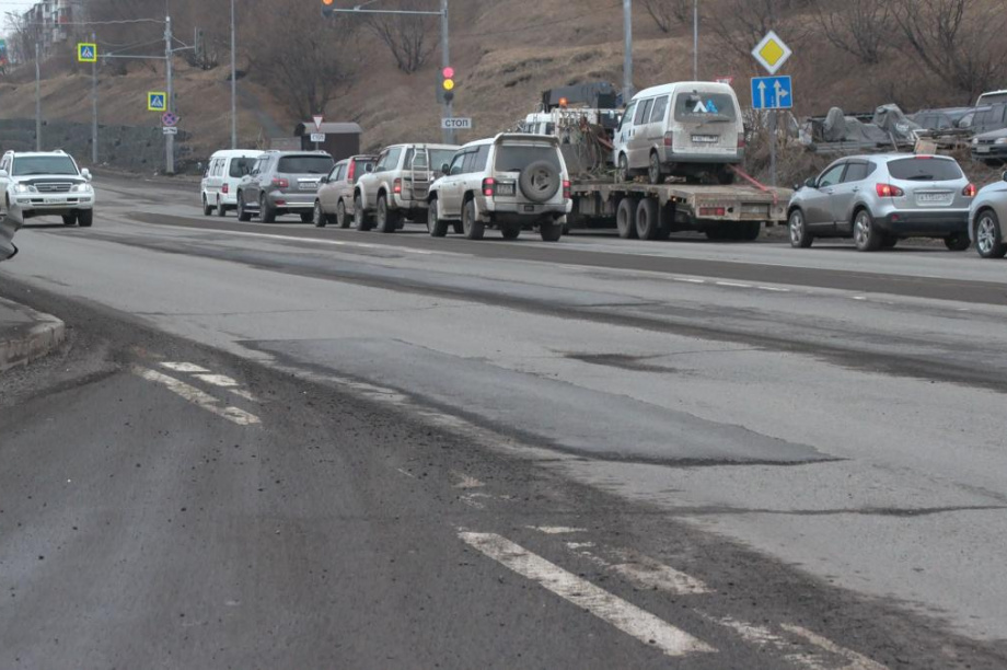 Ликвидация ям началась на дорогах Петропавловска-Камчатского. фото: kamgov.ru