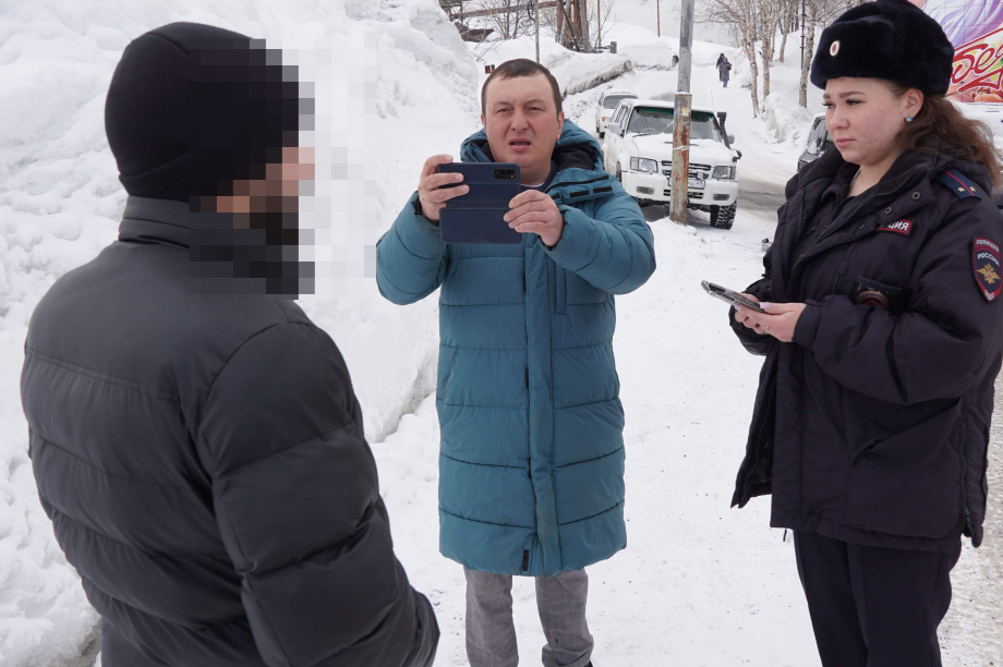 В Петропавловске-Камчатском мусорщиков-нарушителей поймали на улице Карбышева. Фото: администрация ПКГО