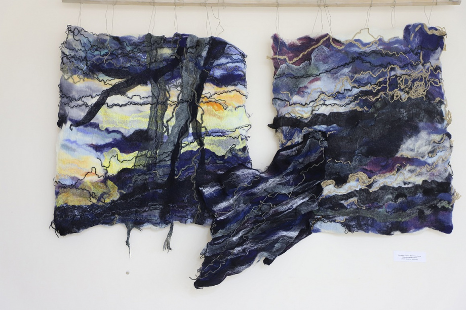 Выставка "А жизнь продолжается" открылась в художественном музее на Камчатке. Фоторепортаж. Фото: В. Гуменюк. Фотография 3