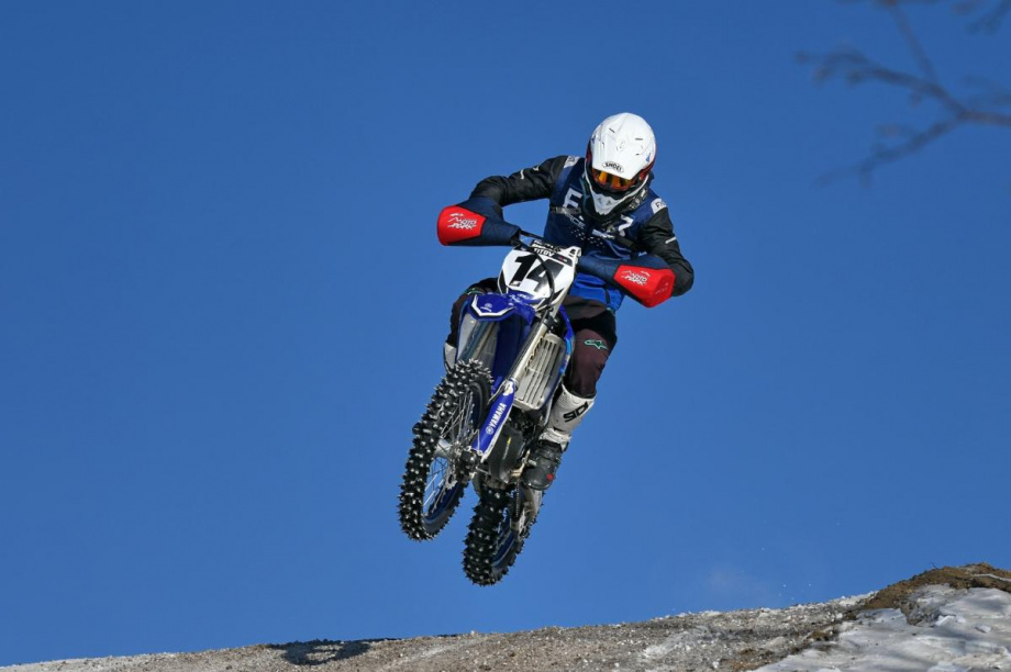 Бесплатные автобусы организуют для зрителей соревнований по мотокроссу на Камчатке . фото: ИА "Камчатка"