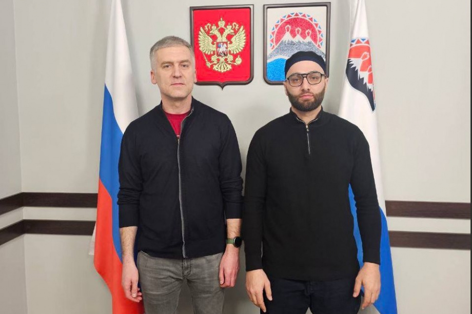 Зампред правительства региона встретился религиозными авторитетами мусульман Камчатки. . Фотография 2