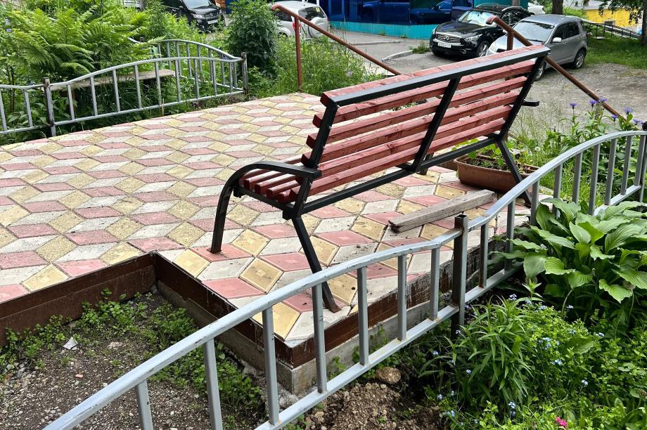 В Петропавловске-Камчатском благоустраивают девять дворовых территорий. . Фотография 3