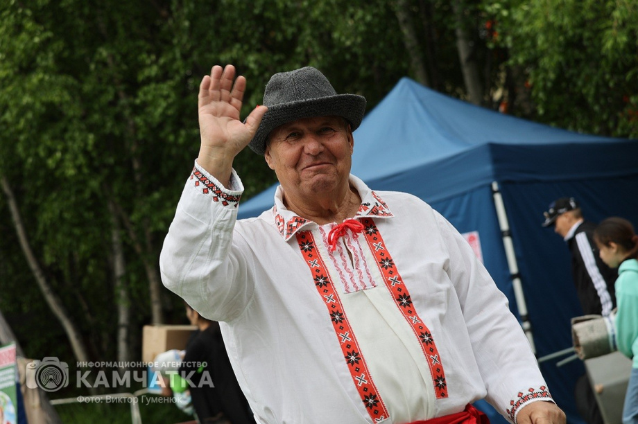 Мы славяне! — народное гуляние в Елизово было ярким и позитивным. Фото: ИА «Камчатка» \ Виктор Гуменюк. Фотография 8