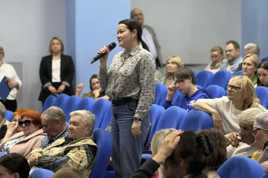 Губернатор Владимир Солодов встретился с жителями Елизовского округа . . Фотография 5