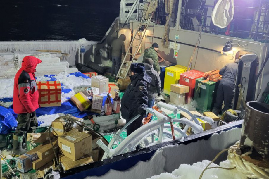 В Никольское на острове Беринга доставили продовольствие и почту. Фото: kamgov.ru. Фотография 1