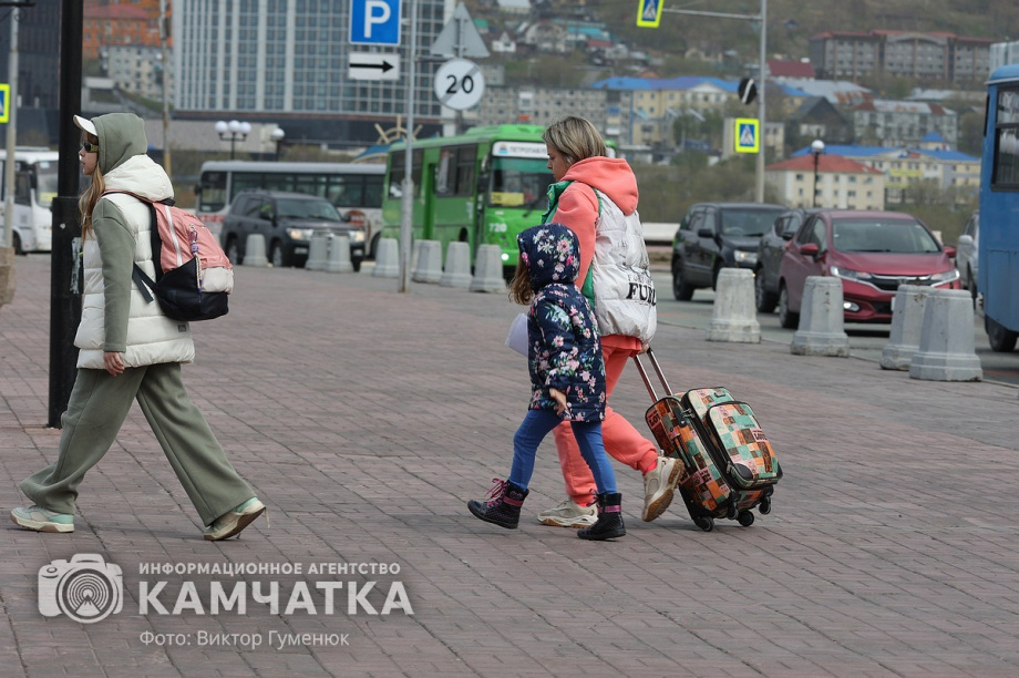 Проводы детей в камчатские оздоровительные лагеря. Фото: Виктор Гуменюк. Фотография 11