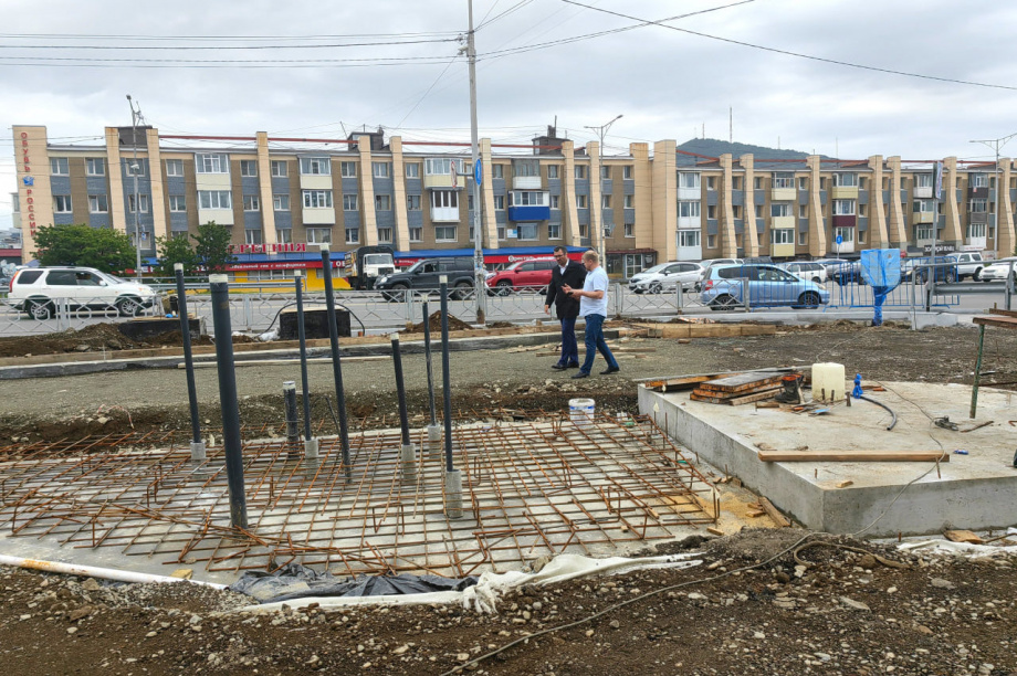 Строительство сквера на Войцешека в Петропавловске проинспектировала комиссия. Фото: Евгения Медведева. Фотография 13