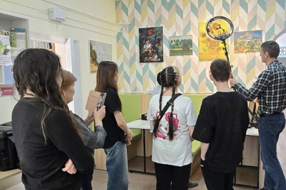 Школьники Анавгая узнали секреты профессии библиотекаря будущего. . Фотография 6