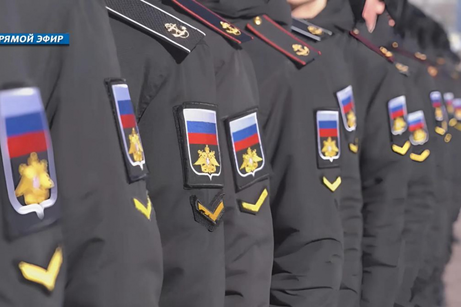 Курсанты камчатского университета поучаствовали в акции «Я иду на выборы Президента РФ». Фото: ИА "Камчатка"