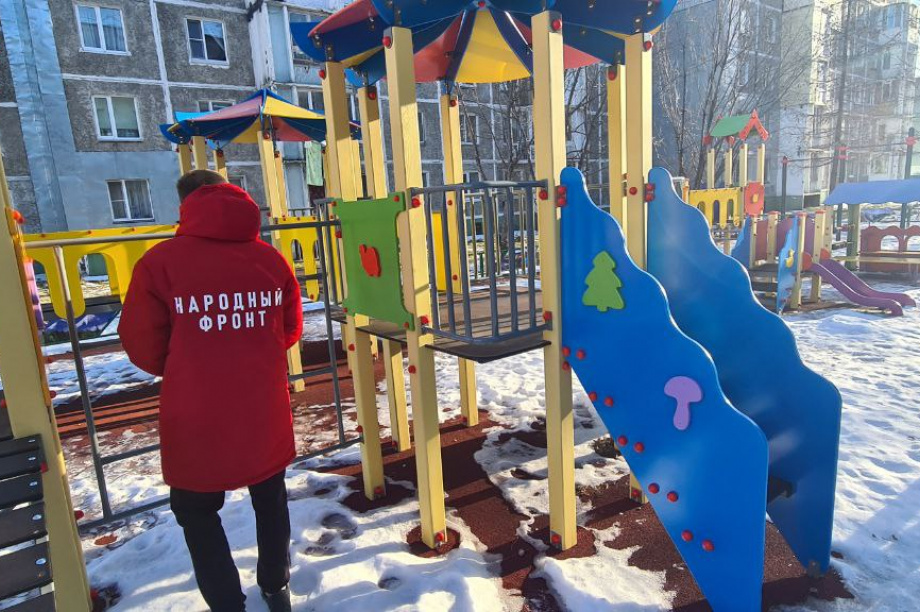 Общественники выявили опасные недостатки на новых детских площадках в Елизове. Фото: ОНФ в Камчатском крае . Фотография 1