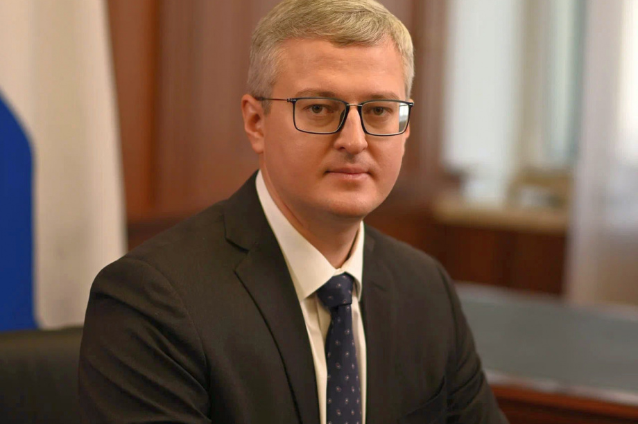 Губернатор Камчатки Владимир Солодов поздравил сотрудников и ветеранов следкома с профессиональным праздником. Фото: kamgov.ru