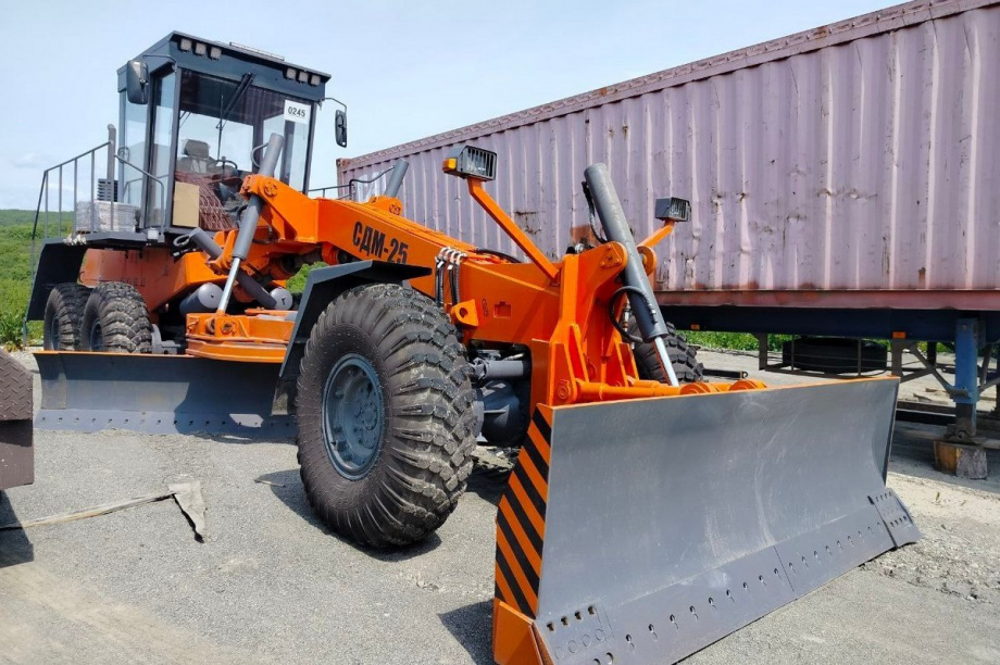 Сверхтяжелый Автогрейдер СДМ-25 купили для камчатского села Тиличики. Фото: kamgov.ru. Фотография 1