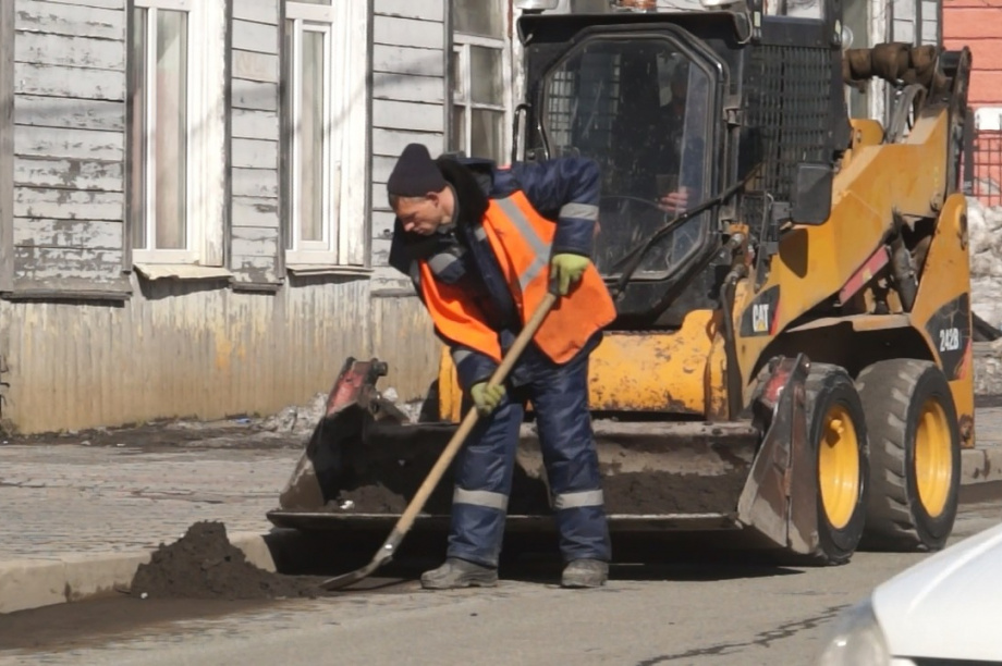 В Петропавловске стартовала весенняя уборка улиц. Фото: kamgov.ru. Фотография 4
