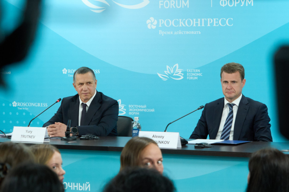 Юрий Трутнев подвёл итоги ВЭФ-2026: Камчатка заключила 12 договорённостей почти на 55 млрд рублей. Фото: dfo.gov.ru . Фотография 2