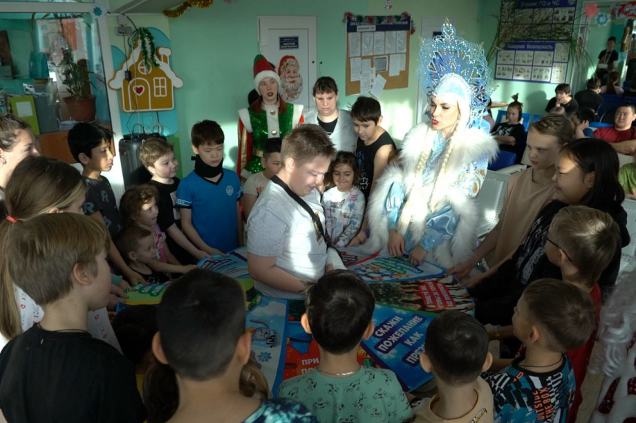 Камчатские  депутаты запустили акцию «Чужих детей не бывает». Фото: Городская дума