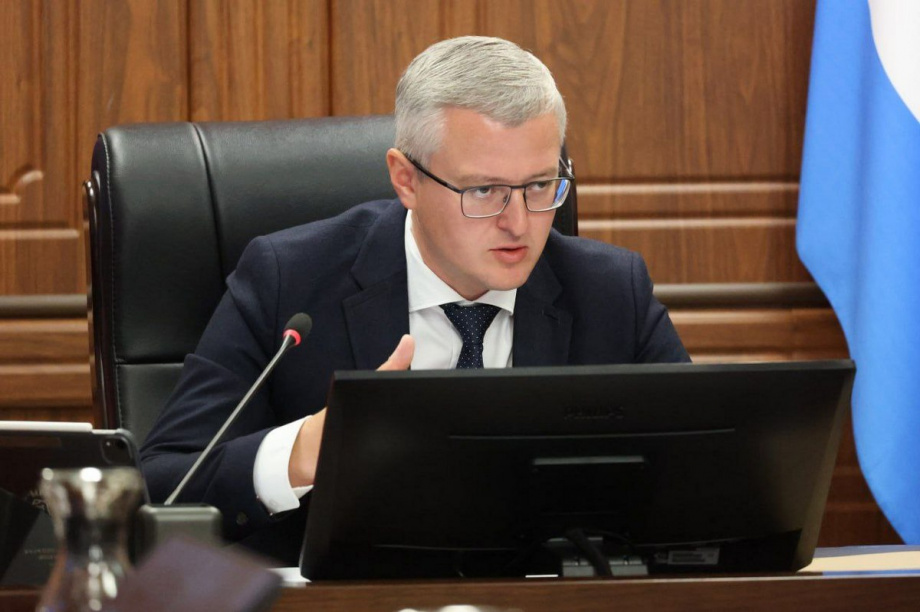 Владимир Солодов: «Прошу публичные отчёты дополнить механизмом ответов». Фото: kamgov.ru