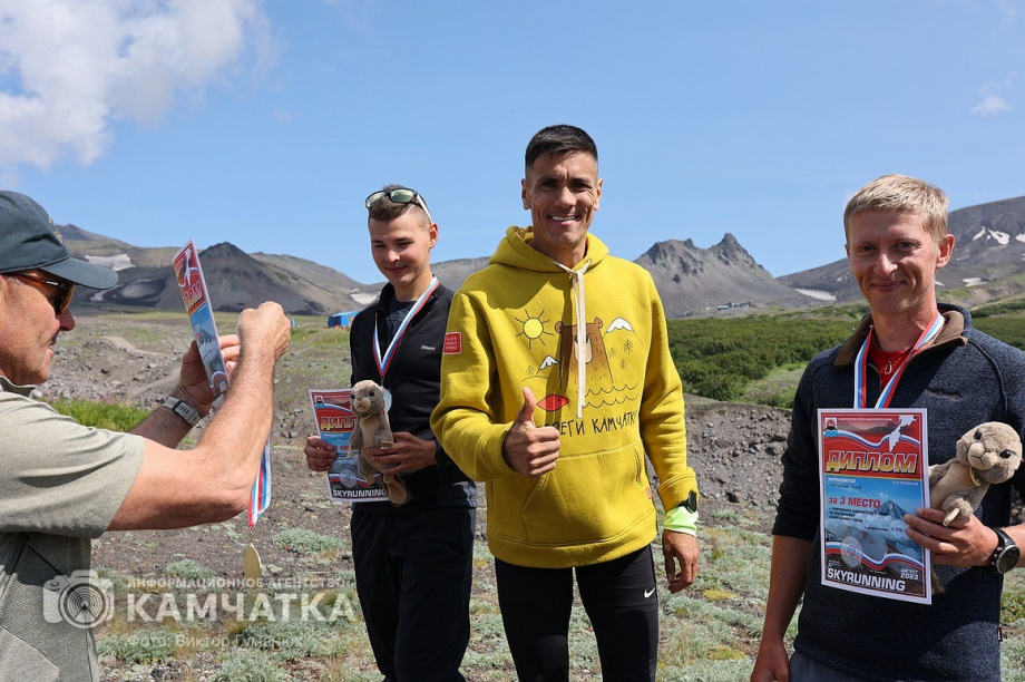 День вулкана на Камчатке собрал почти 2000 восходителей. фото: Виктор Гуменюк. Фотография 77