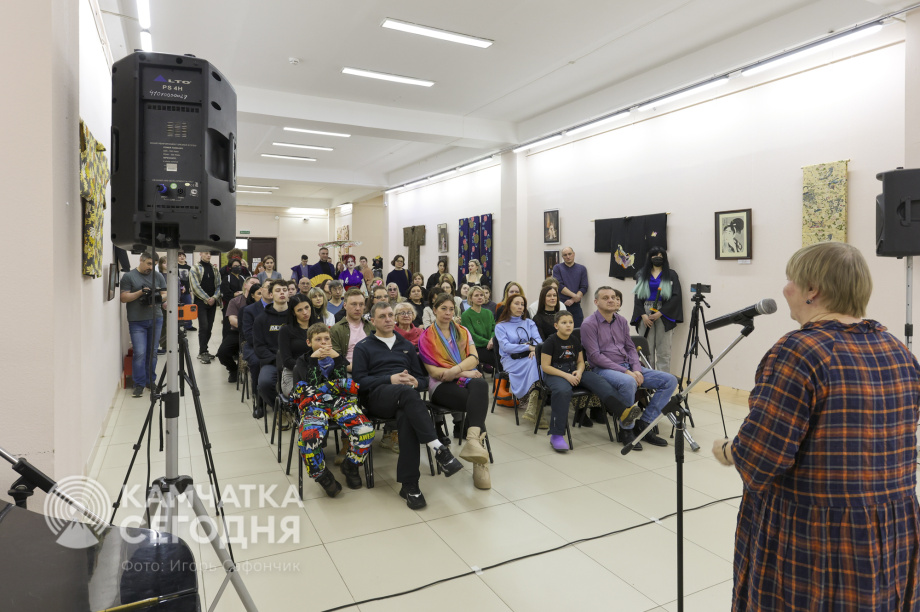 В Камчатском художественном музее открылась выставка о Японии. Фото: «Камчатка Сегодня»/Игорь Сафончик. Фотография 14