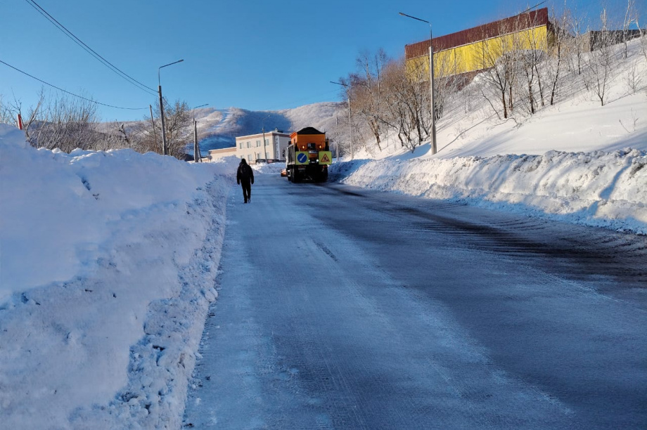 Петропавловск продолжает борьбу со снегом. . Фотография 5