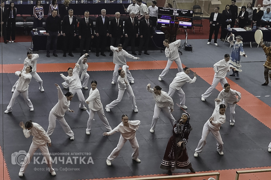На Камчатке состоялся Чемпионат и первенство ДФО по каратэ-киокусинкай (фоторепортаж). Фото: «Камчатка Сегодня» \ Игорь Сафончик. Фотография 10