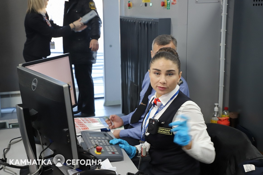 Эксперимент по ограничению провоза икры стартовал на Камчатке. Фоторепортаж. Фото: Виктор Гуменюк\ИА "Камчатка". Фотография 21