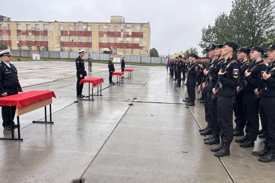 Курсанты военного учебного центра на Камчатке приняли военную присягу. Фото: КГТУ. Фотография 1