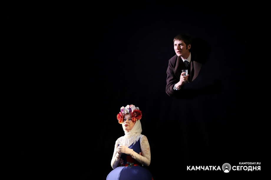 Премьера спектакля «Свои люди» состоится на Камчатке. Фото: Виктор Гуменюк. Фотография 11