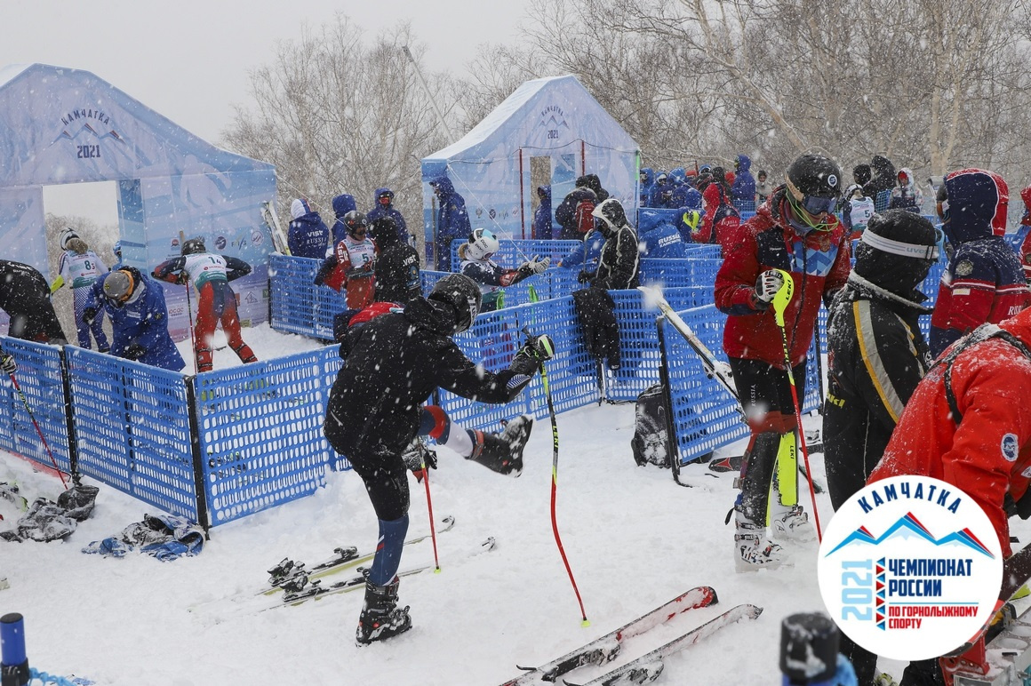 Финальный день соревнований горнолыжников на «Морозной». Фото: Виктор Гуменюк. Фотография 21
