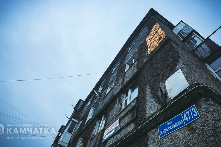 Федералы на Камчатке проверяют дома после мощного землетрясения. 