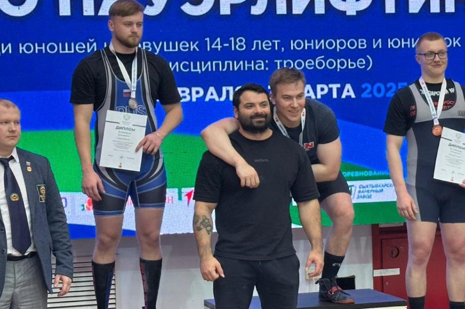 Пауэрлифтеры Камчатки в медальном зачете на первенстве России. Фото организаторов. Фотография 1