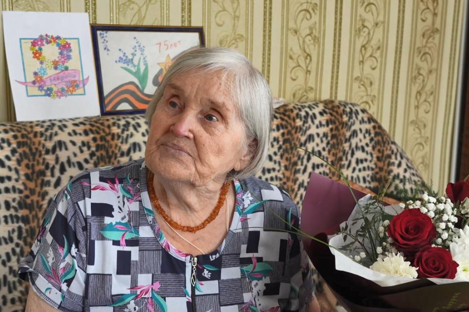 Отметившая 90 лет вдова участника ВОв из Усть-Камчатска, проголосовала из дома. фото: kamgov.ru
