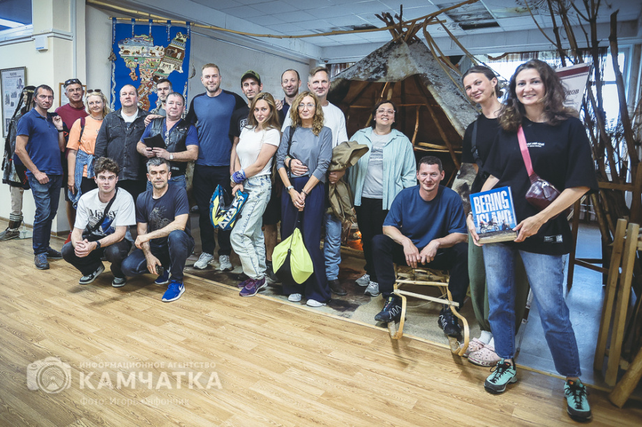 Российский мотопутешественник представил на Камчатке премьеру своего фильма о Командорах. Фото: «Камчатка Сегодня» \ Игорь Сафончик+. Фотография 42