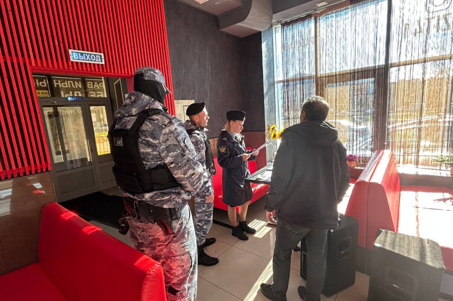 Судебные приставы опечатали в Петропавловске опасное для гостей кафе. фото: Пресс-служба УФССП России по Камчатскому краю и Чукотскому АО