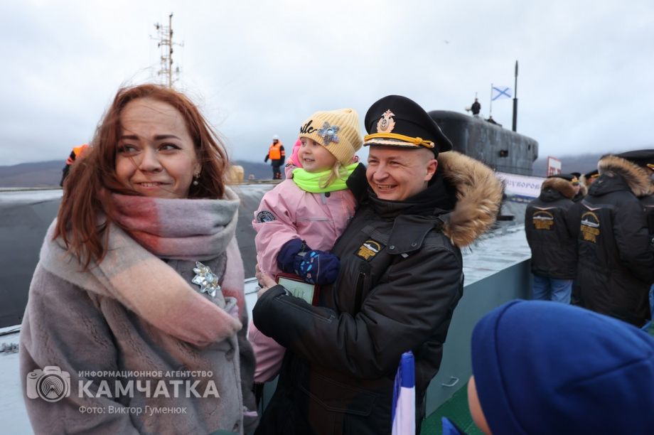 АРПК «Генералиссимус Суворов» причалил к берегам родной бухты в Вилючинске на Камчатке. Фото: Виктор Гуменюк . Фотография 41