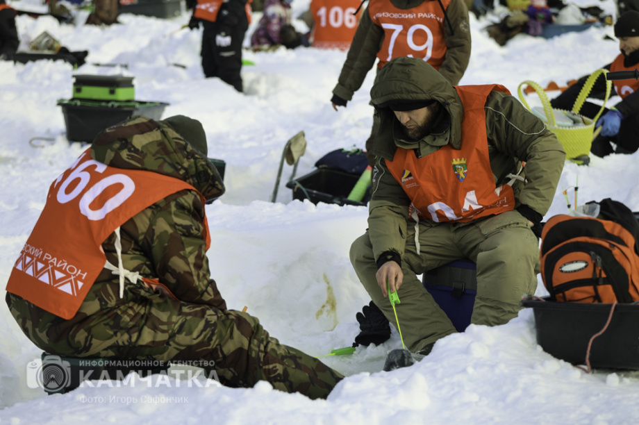 «Зубарь — 2026» в Елизово: меньше рыбы, больше азарта! (фоторепортаж). На фото Анна, призёр зимнего фестиваля «Зубарь-2026». Фотография 12