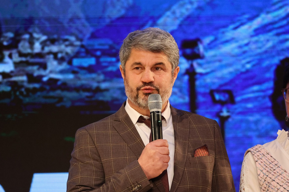 Праздничный вечер ко Дню единства народов Дагестана на Камчатке прошел с кавказским темпераментом. Фото: Виктор Гуменюк / ИА «Камчатка». Фотография 6