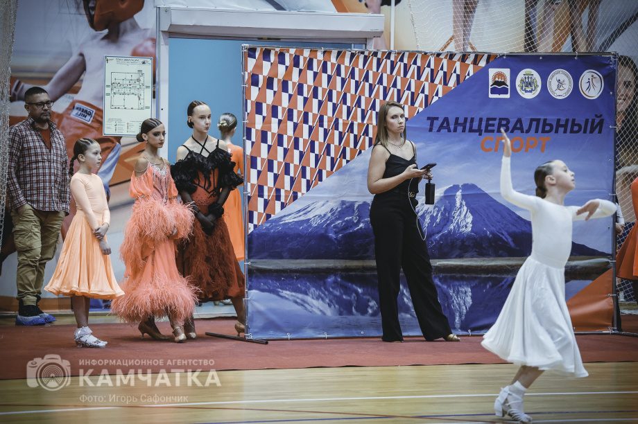Юные танцоры Камчатки зажгли на Кубке ПКГО по танцевальному спорту (фоторепортаж). Фото: «Камчатка Сегодня» \ Игорь Сафончик. Фотография 24