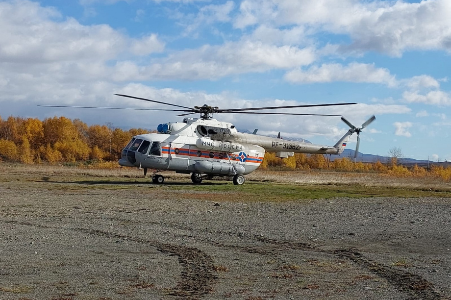 Вертолет со спасателями вылетел в затопленное село Соболево на Камчатке. Фото: пресс-служба краевого управления МЧС