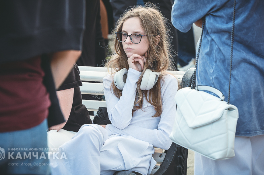 Концерт группы «Чайф» отгремел на главной площади Петропавловска-Камчатского: . Фото: «Камчатка Сегодня» \ Игорь Сафончик. Фотография 54