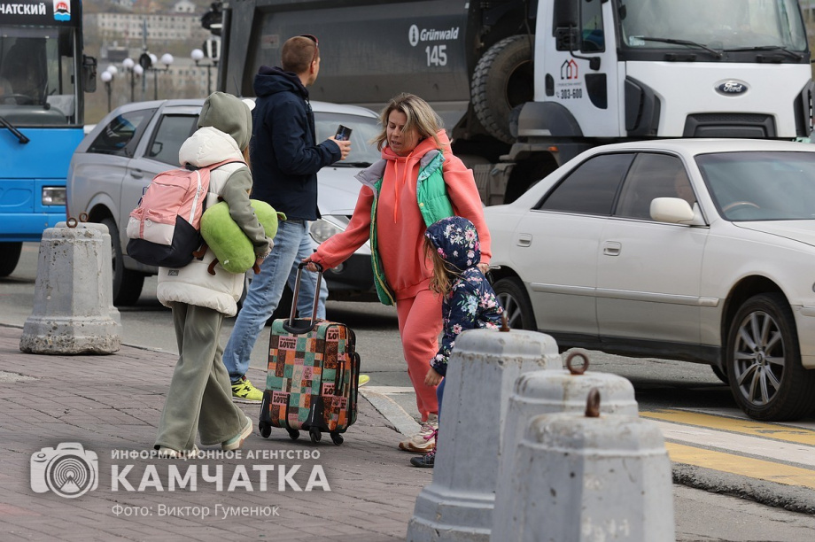 Проводы детей в камчатские оздоровительные лагеря. Фото: Виктор Гуменюк. Фотография 10