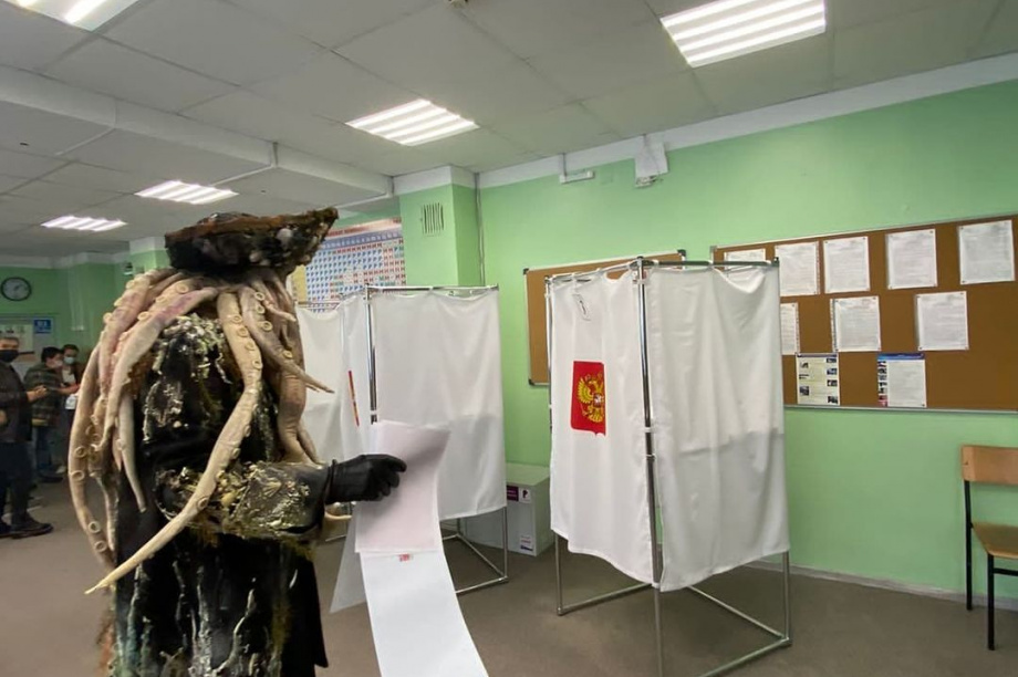 Герой «Пиратов Карибского моря» пришел на выборы на Камчатке. Фото: instagram.com/stepantsov_aleksandr1991/