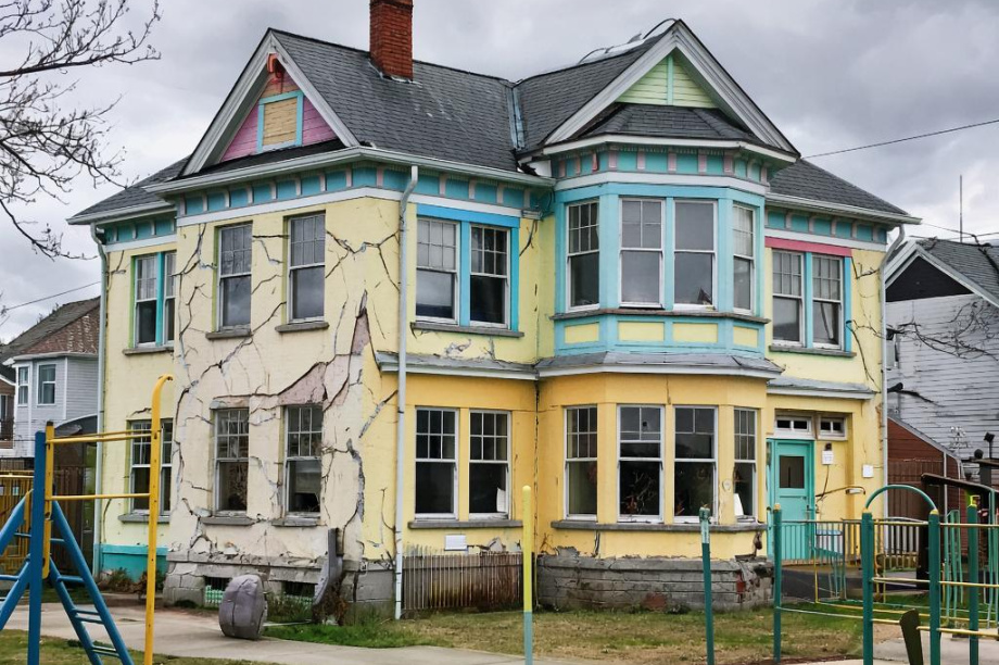 На Камчатке директор стройфирмы возводил детсад из негодного бетона. Фото: ИИ