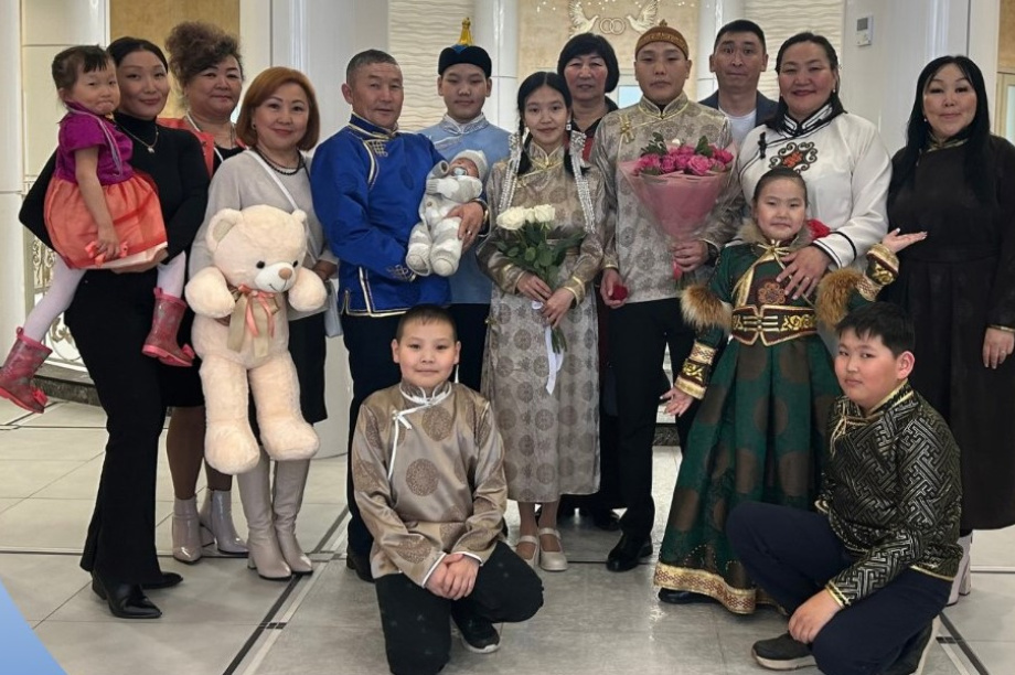 В Петропавловске-Камчатском прошла свадьба с тувинским колоритом. Фото: ЗАГС. Фотография 2