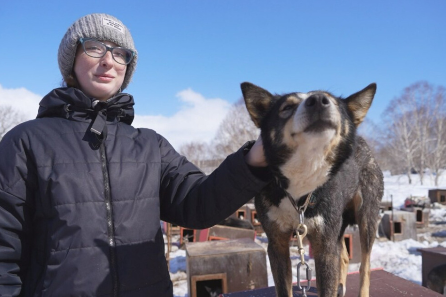 Для камчатских детей участников СВО устроили экскурсию в питомник «Снежные псы». Фото с сайта  kamgov.ru. Фотография 2