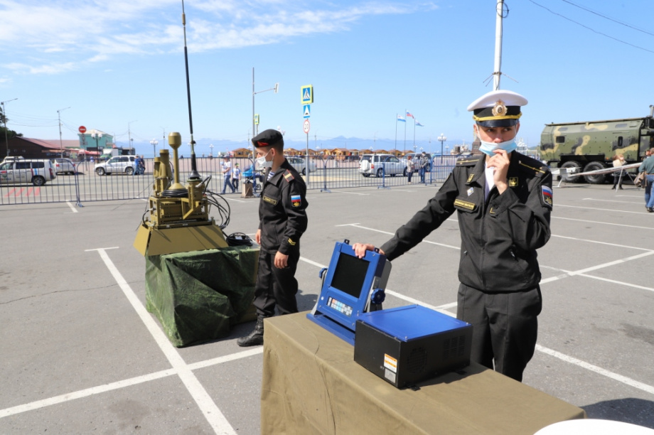 Форум Армия-2021 проходит на Камчатке. Посмотреть выставку пришел даже енот. Фото: Виктор Гуменюк. Фотография 14