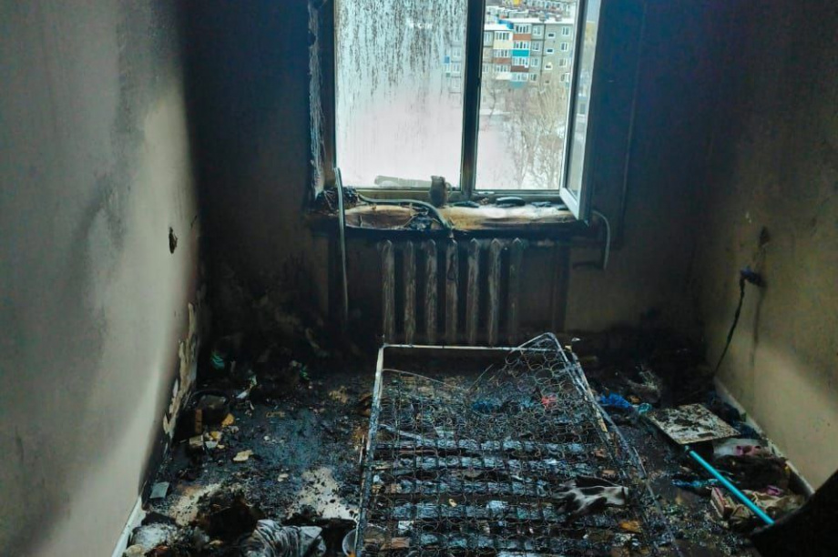 Две женщины и собака оказались заложниками пожара на Камчатке. МЧС