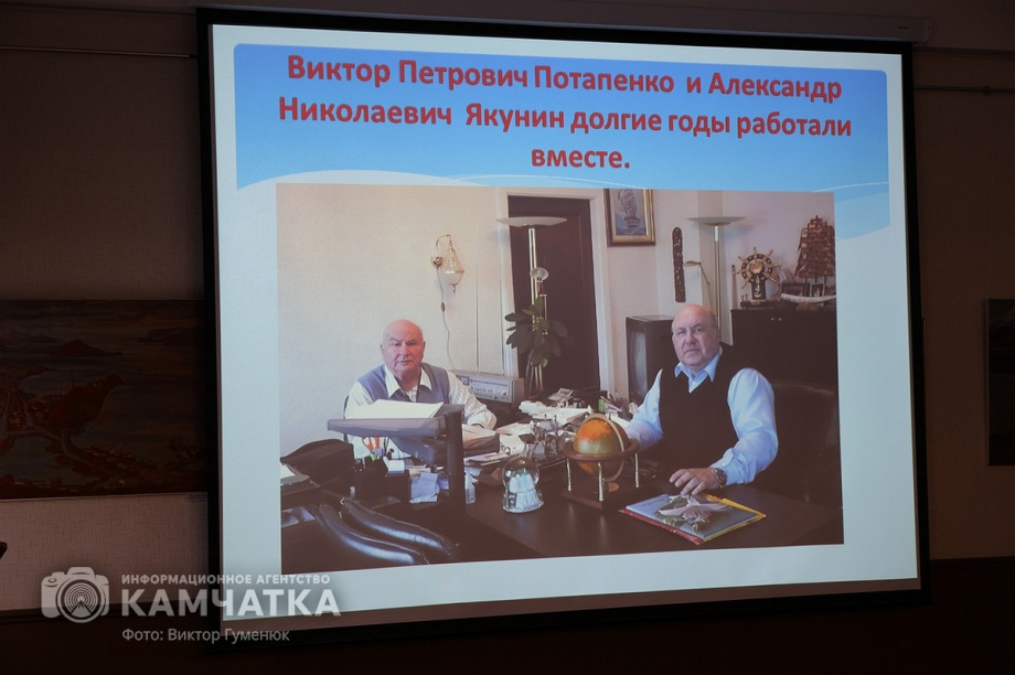 Камчатский журналист и писатель Михаил Жилин представил новую книгу. Фото: ИА «Камчатка» \ Виктор Гуменюк. Фотография 26