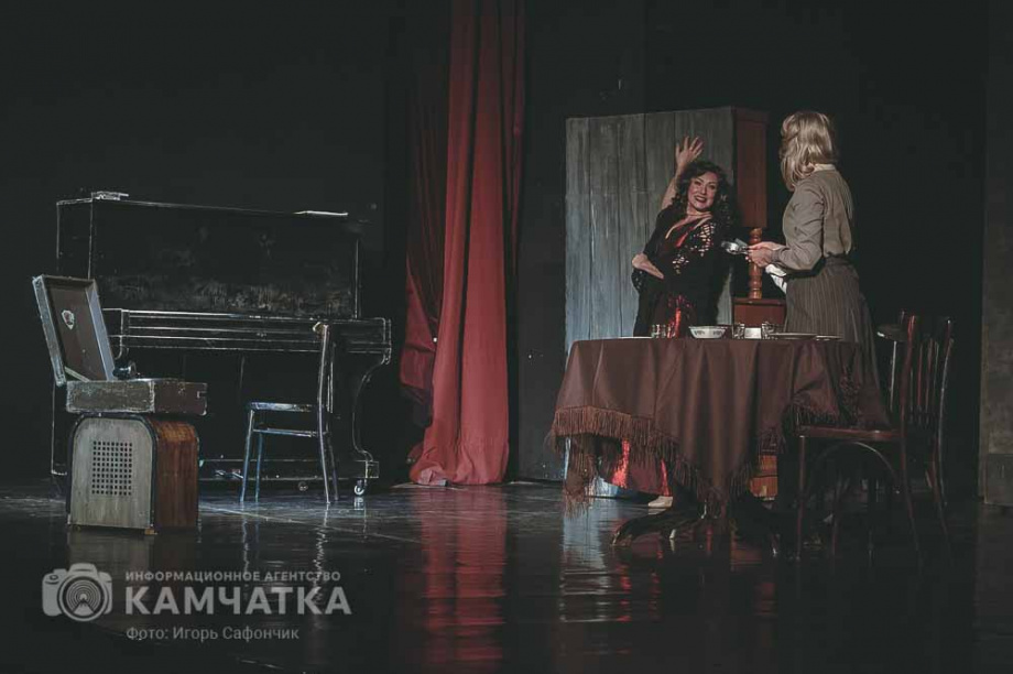 Гастроли Драматического театра ТОФ на Камчатке начались с премьеры. Фото: ИА «Камчатка». Фотография 15